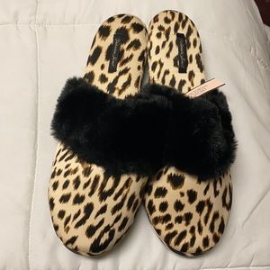 Victoria secret leopard print bed slippers.